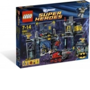 LEGO Super Heroes - Batcave