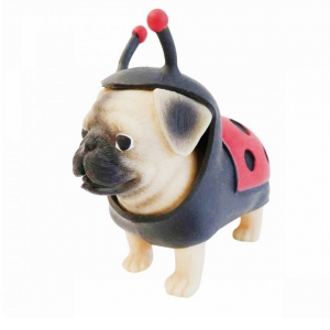 Mini figurina, Dress Your Puppy, Pug in costum de buburuza, S1